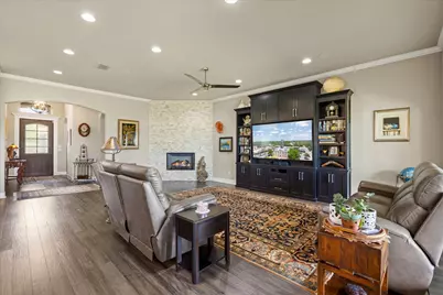 2603 Waters Edge Drive, Granbury, TX 76048 - Photo 2