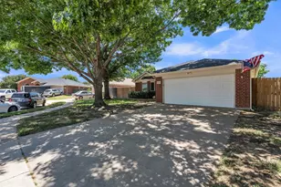 5909 Colebrook Ct, Arlington, TX 76017 - Photo 2