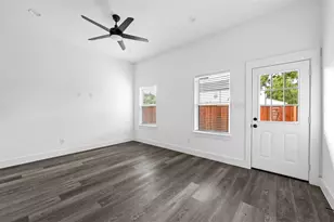 3018 Henry St, Greenville, TX 75401 - Photo 2