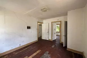 2318 Macon St, Dallas, TX 75215 - Photo 2