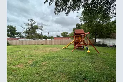 111 S Canton Street, Mexia, TX 76667 - Photo 4