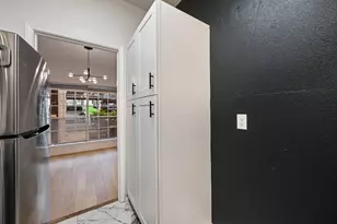 9801 Royal Ln, Dallas, TX 75231 - Photo 16