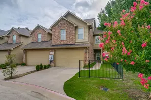 1947 Sherburne St, Lewisville, TX 75067 - Photo 2