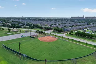 640 Fossil Wood Dr, Saginaw, TX 76179 - Photo 36