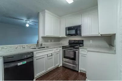 5 E Townhouse Lane, Grand Prairie, TX 75052 - Photo 6