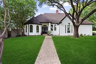 2001 Crockett Ct, Irving, TX 75038 - Photo 2