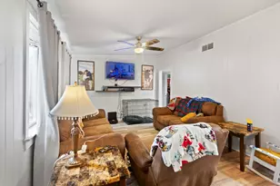 801 Oak St, Bonham, TX 75418 - Photo 12
