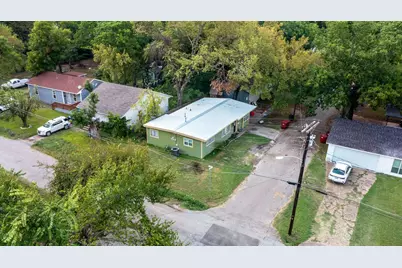 801 Oak Street, Bonham, TX 75418 - Photo 2