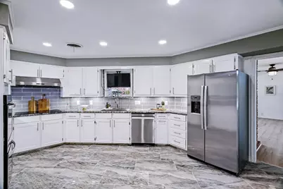 4601 Holiday Lane E, North Richland Hills, TX 76180 - Photo 10