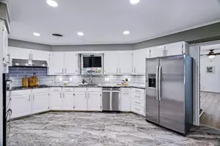 4601 Holiday Ln E, North Richland Hills, TX 76180 - Photo 10