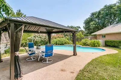 4601 Holiday Lane E, North Richland Hills, TX 76180 - Photo 24