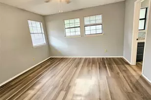 1124 Kathy Ln, Lewisville, TX 75067 - Photo 14