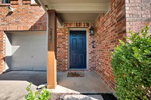 2827 Grandview Dr, Grand Prairie, TX 75052 - Photo 2