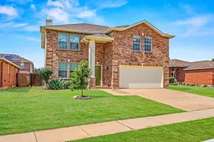 1725 Trego Dr, Fort Worth, TX 76247 - Photo 2
