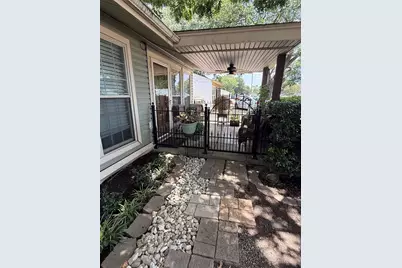 4113 Barksdale Court, Dallas, TX 75211 - Photo 4