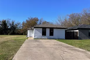 3848 Waldorf St, Fort Worth, TX 76119 - Photo 2