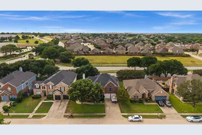 5709 Christy Lane, Haltom City, TX 76137 - Photo 22