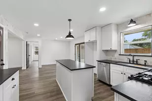 8711 Hackney Ln, Dallas, TX 75238 - Photo 14