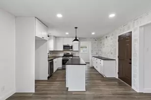 8711 Hackney Ln, Dallas, TX 75238 - Photo 12