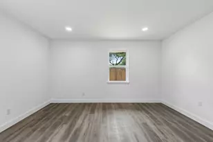 8711 Hackney Ln, Dallas, TX 75238 - Photo 20