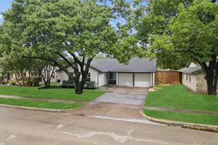 8711 Hackney Ln, Dallas, TX 75238 - Photo 2