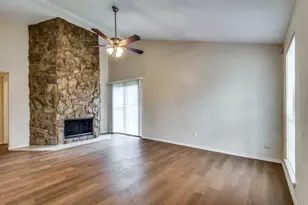 431 Justice Dr, Cedar Hill, TX 75104 - Photo 2