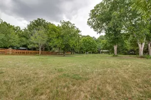 1408 N Cedar Hill Rd, Cedar Hill, TX 75104 - Photo 36