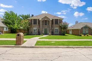 4216 Mulberry Dr, Carrollton, TX 75010 - Photo 2