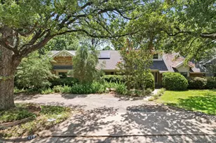 623 N Bowen Rd, Arlington, TX 76012 - Photo 1
