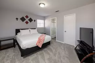 701 Kentwood Cir, Bedford, TX 76021 - Photo 10
