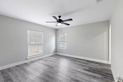 923 Hartsdale Drive, Dallas, TX 75211 - Photo 12