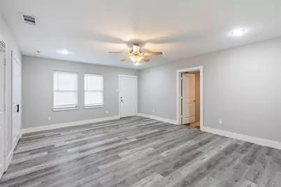 923 Hartsdale Drive, Dallas, TX 75211 - Photo 14