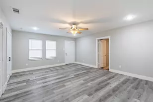 923 Hartsdale Dr, Dallas, TX 75211 - Photo 14