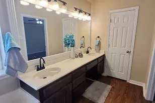 611 Linda Dr, Burleson, TX 76028 - Photo 10