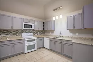 6805 Terbet Ct, Fort Worth, TX 76112 - Photo 10