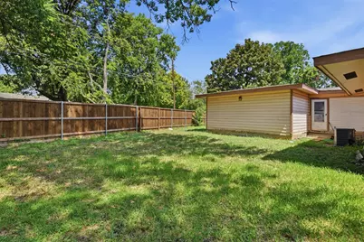 913 Blossom Circle, Garland, TX 75041 - Photo 18