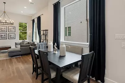 381 E Greenbriar Lane #1001, Dallas, TX 75203 - Photo 2