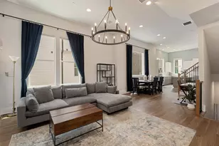 381 E Greenbriar Ln, Dallas, TX 75203 - Photo 2