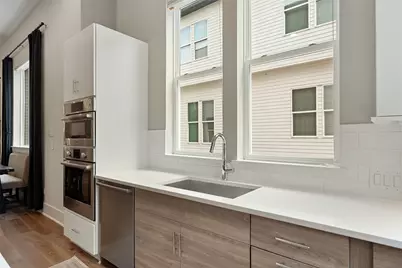 381 E Greenbriar Lane #1001, Dallas, TX 75203 - Photo 20