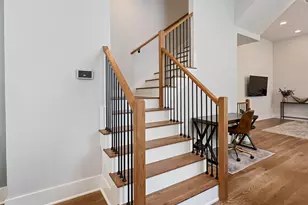 381 E Greenbriar Ln, Dallas, TX 75203 - Photo 20