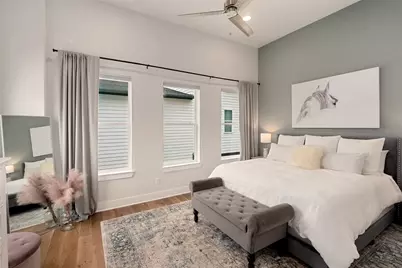 381 E Greenbriar Lane #1001, Dallas, TX 75203 - Photo 4