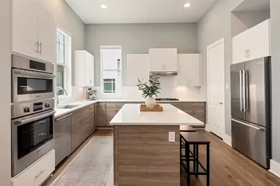 381 E Greenbriar Lane #1001, Dallas, TX 75203 - Photo 16