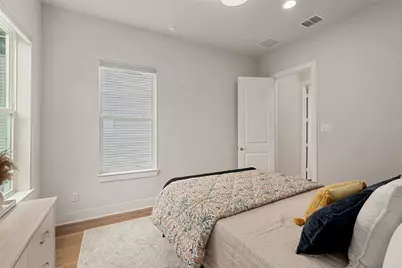 381 E Greenbriar Lane #1001, Dallas, TX 75203 - Photo 26