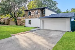 834 Brian Dr, Grand Prairie, TX 75052 - Photo 2