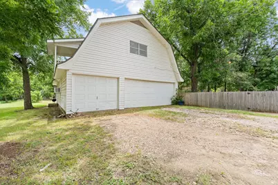 521 Woodard Avenue, Cleburne, TX 76033 - Photo 22