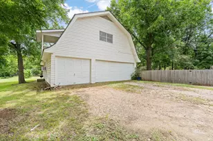 521 Woodard Ave, Cleburne, TX 76033 - Photo 22