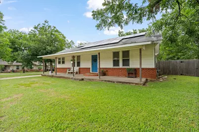 521 Woodard Avenue, Cleburne, TX 76033 - Photo 1