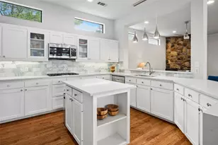 328 Park Valley Dr, Coppell, TX 75019 - Photo 12