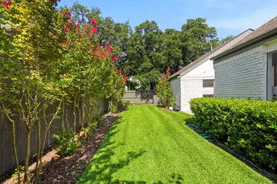 9618 Fallbrook Drive, Dallas, TX 75243 - Photo 28