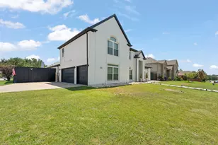 2814 St Maria Dr, Mansfield, TX 76063 - Photo 2